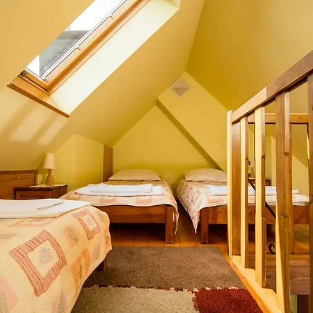 Chata Cyborga Bed & Breakfast *