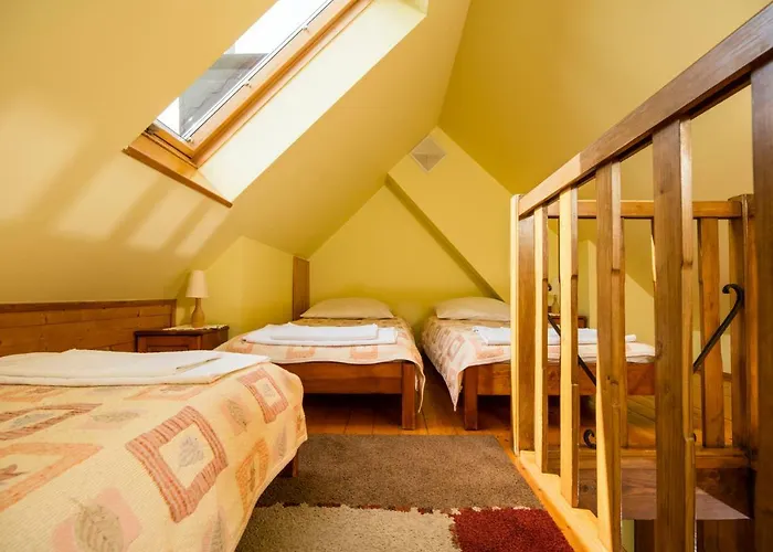 Cyborga Nocleg ze śniadaniem 3*